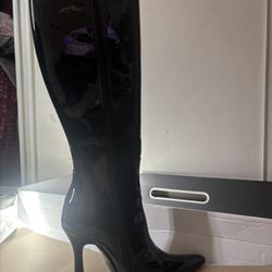 New Heel boots Size 6