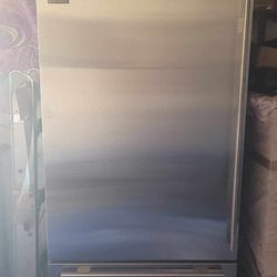 2016 Sub Zero Refrigerator 