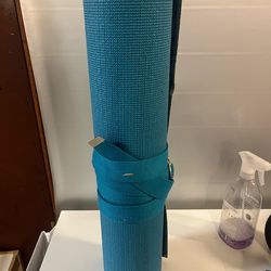 Lotus Yoga Mat – Non-Slip Exercise Mat (Clean Condition)