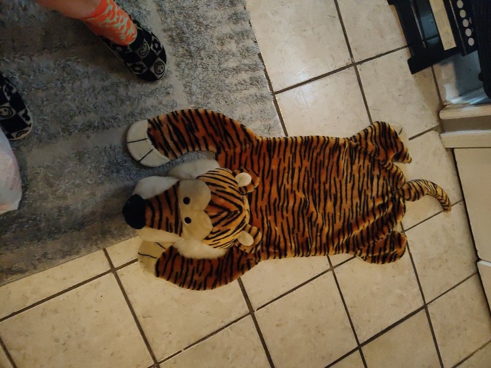 Vintage Manhattan Till We Company Tiger Rug