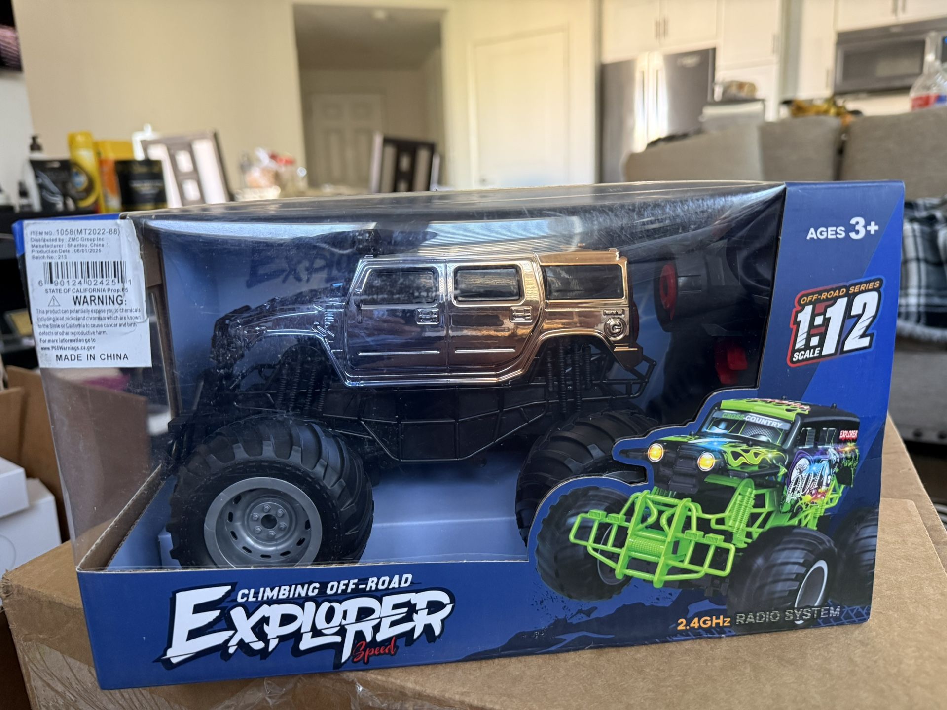 Explorer 3 Speed Climbing Off-Road Remote Control Truck 1:12 Scale