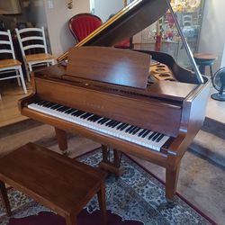 YAMAHA BABY grand  FREE DELIVERY 