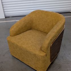Set Of 10 modern Lounge Chairs in Excellent Condition