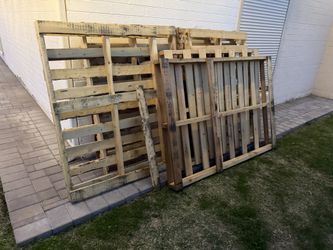 Free Pallets There Are Six Of Them. You Must Have A Truck Or A Trailer And 2 To 3 People To Carry Them. They Are Free. There R 6 Pallets Available 