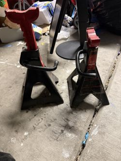 Jack stands