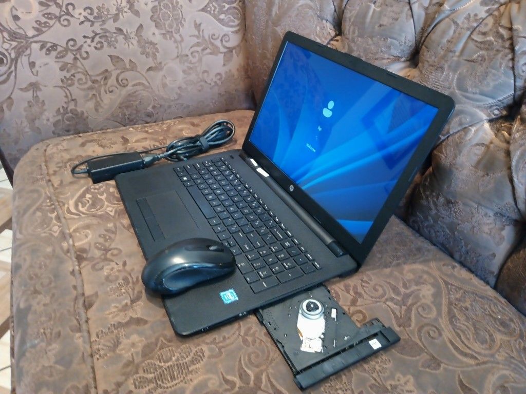 Laptop HP-15-bs212wm-8gb Ram-160gb HD SSD Solid