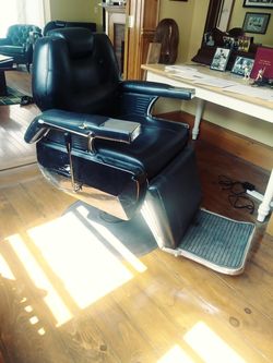 Barber chair