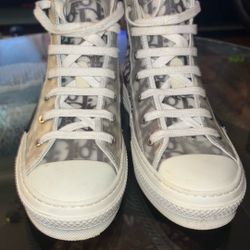 Women B23 League High-Top Sneaker