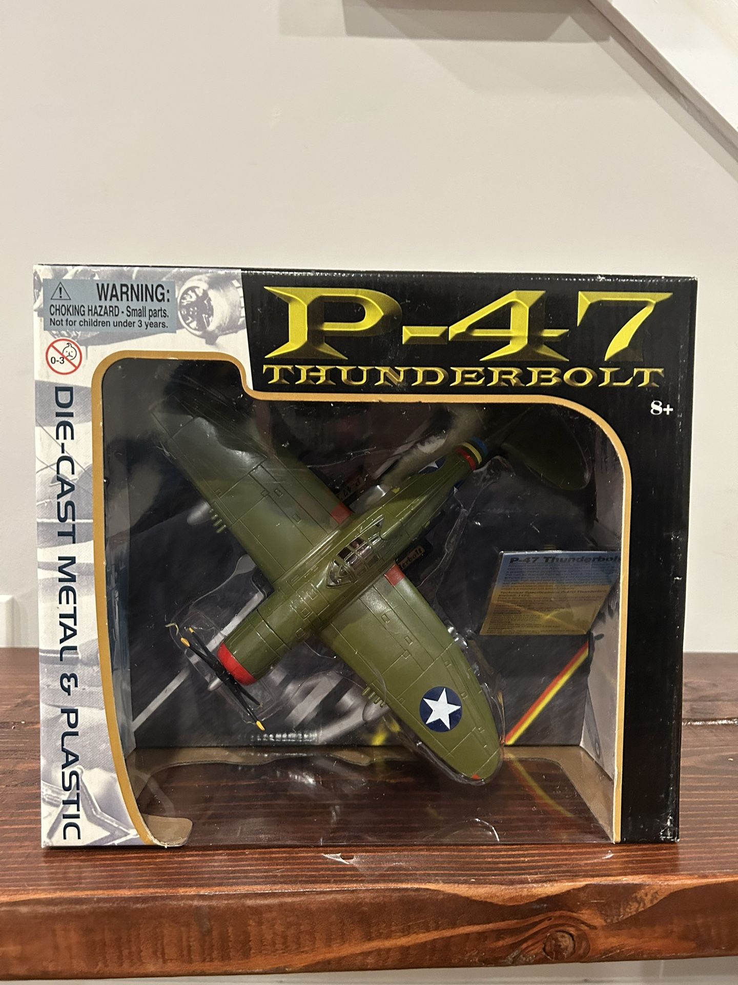 MotorMax P-47 Thunderbolt Fighter Plane Diecast Airplane ZOMBIE 1:48 #76316 New