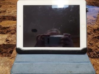 Old School Gen 1 16 Gigs I Pad