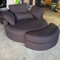 Round Couch With Foot Rest 