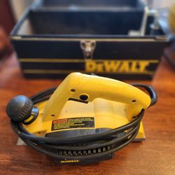 DEWALT (DW680) 2.5mm/20v Planer *Used But In Great Working Condition*