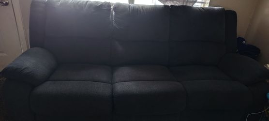 Recliner couch set
