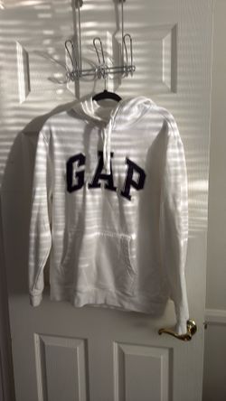 Gap white sweater