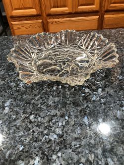 Vintage 11 inch wide Federal Think Glass Pioneer Intaglio With A Ruffle Edge Bowl. The pattern in the center is fruit. Preowned Excellent Condition