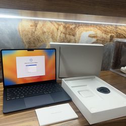 Apple Macbook Air Laptop 13.6" M2 Chip 8GB RAM 256GB SSD Midnight MLY33LL/A 2022 Like New!! Only 3 Cycles,Apple,apple Laptop,MacBook Air,