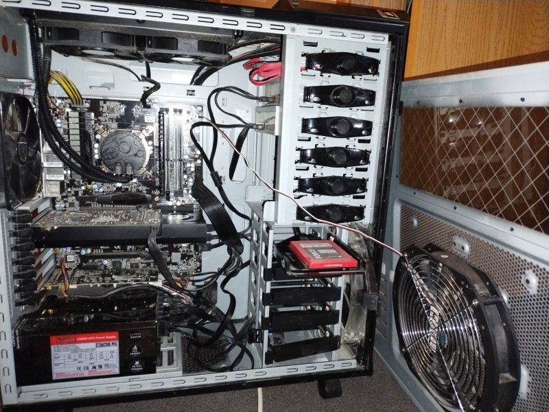 Computer In 22" Wheeled Liquid Cooled Case