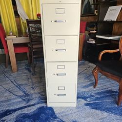HON 1000 Series 4 Drawer Vertical File Cabinet 