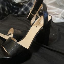 Womens Guess Heel 