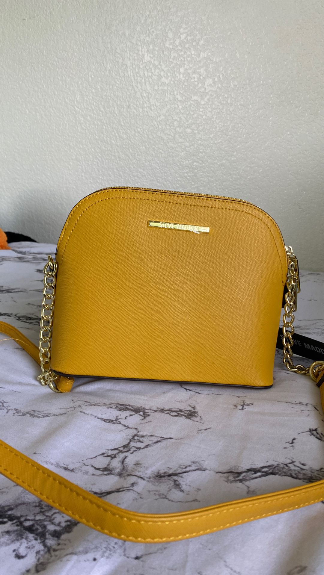 Steve Madden yellow mustard purse. Brand new!