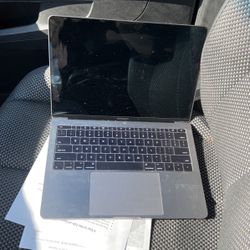 MacBook Pro 13 Inch (2017)