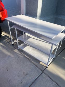 Free desk