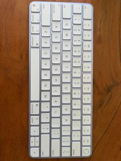Apple Magic Keyboard with Touch ID And Magic Mouse 2 in Metalic Purple