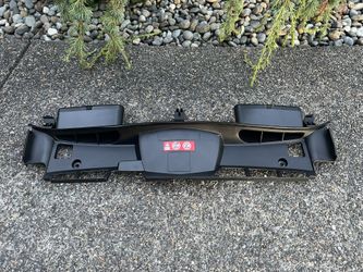 Mercedes E350 Intake Cover 