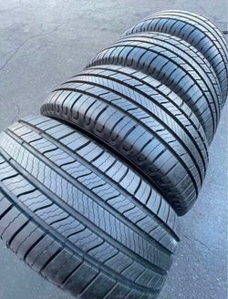 205/55/16 Michelin 📍📍 Vendo un set de llantas con 80% de vida las 4 📍🌟