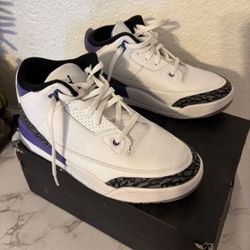 Girls Jordan’s Size 21/2