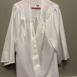 GRADUATION GOWN WITH CAPS