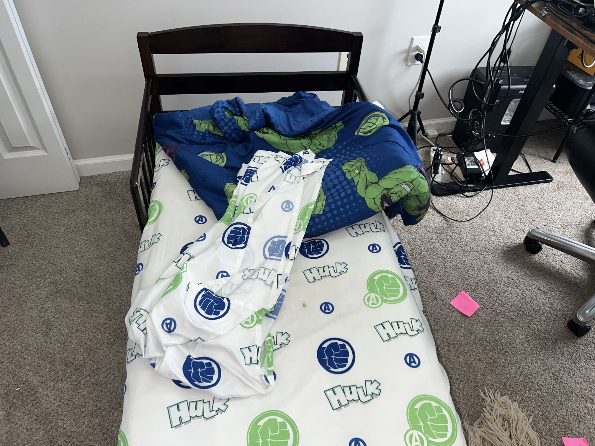 Toddler Bed With Sheet Set And Comforter 