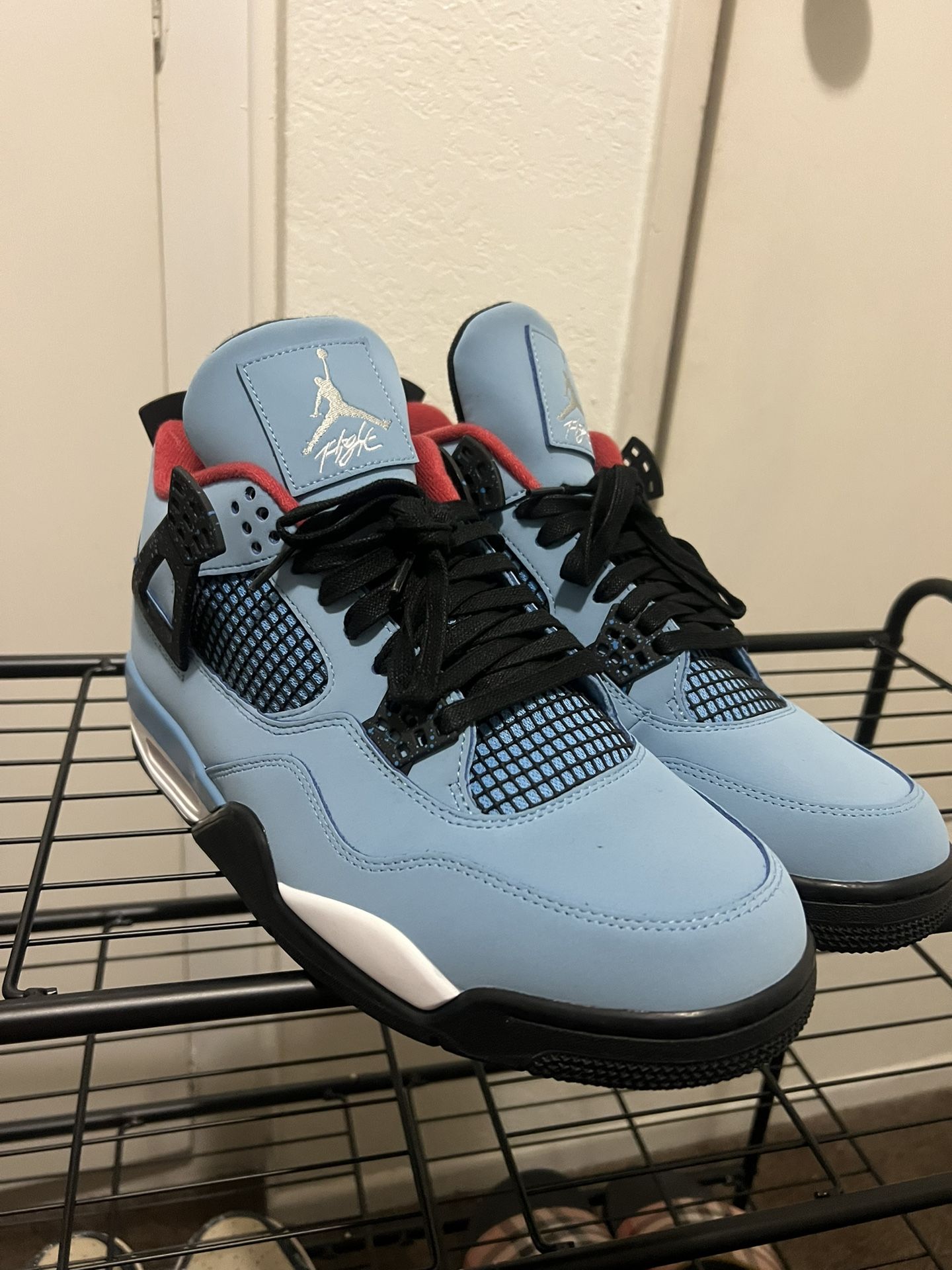 Travis Scott 4s
