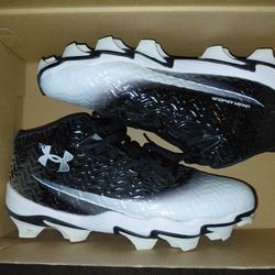 Under Armour Cleats SZ 7.5 