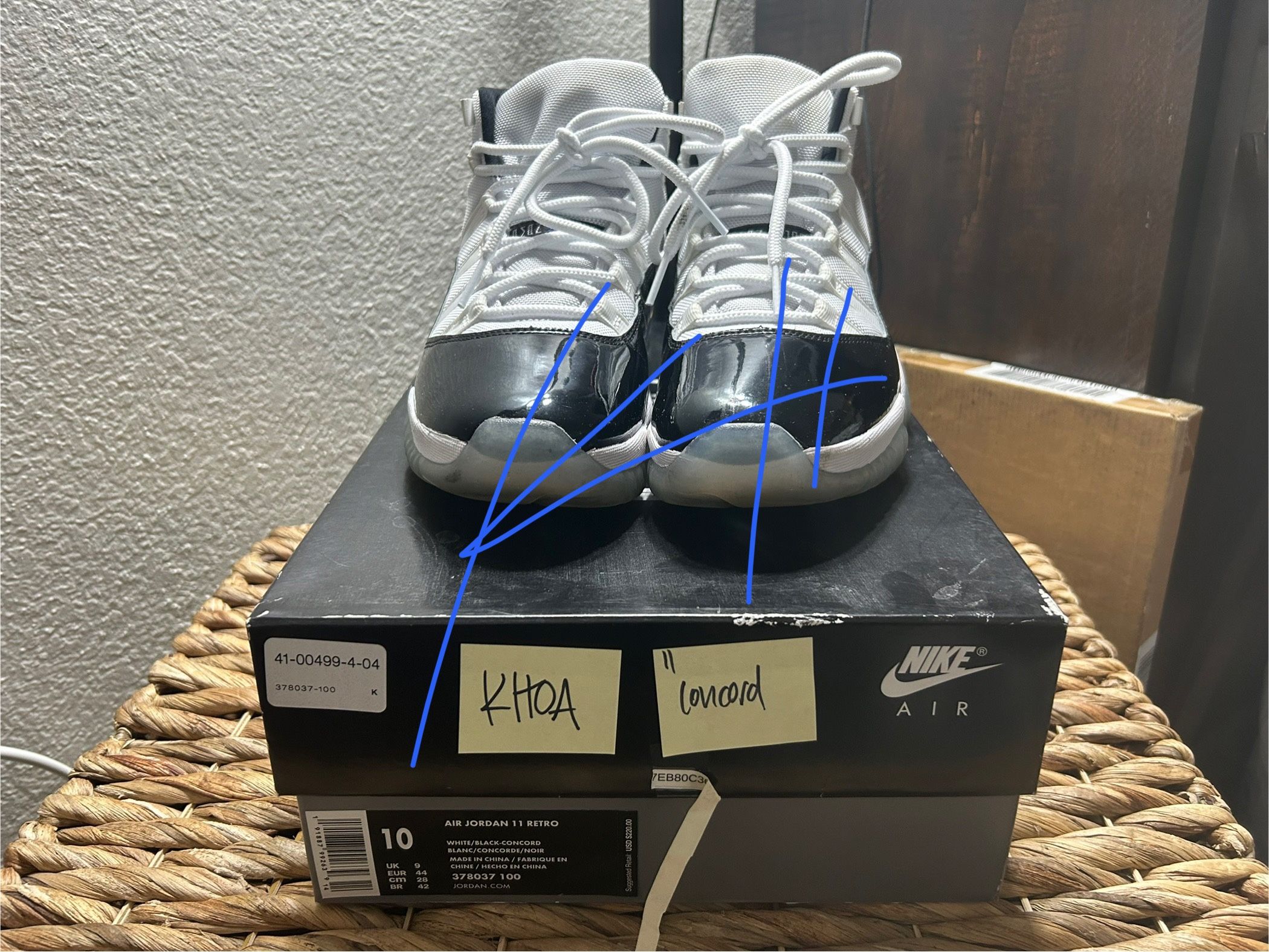 Used DS Nike Air Jordan 11 XI Size 10 Concord 2018 Sz