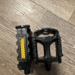 bicycle pedals