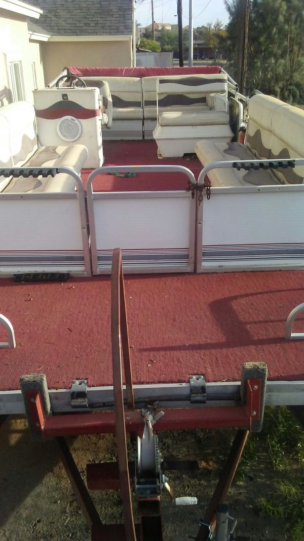 PONTOON SWEETWATER 24ft. SEATS 14 CAN PULL A TUBE GOOD 