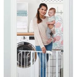 Regalo 38.5-Inch Extra Wide Baby Gate – Pressure Mount Baby and Pet Safety Gate for Bottom of Stairs & Doorways – Tested and Trusted, American Design