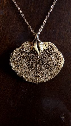 Gold dipped leaf necklace