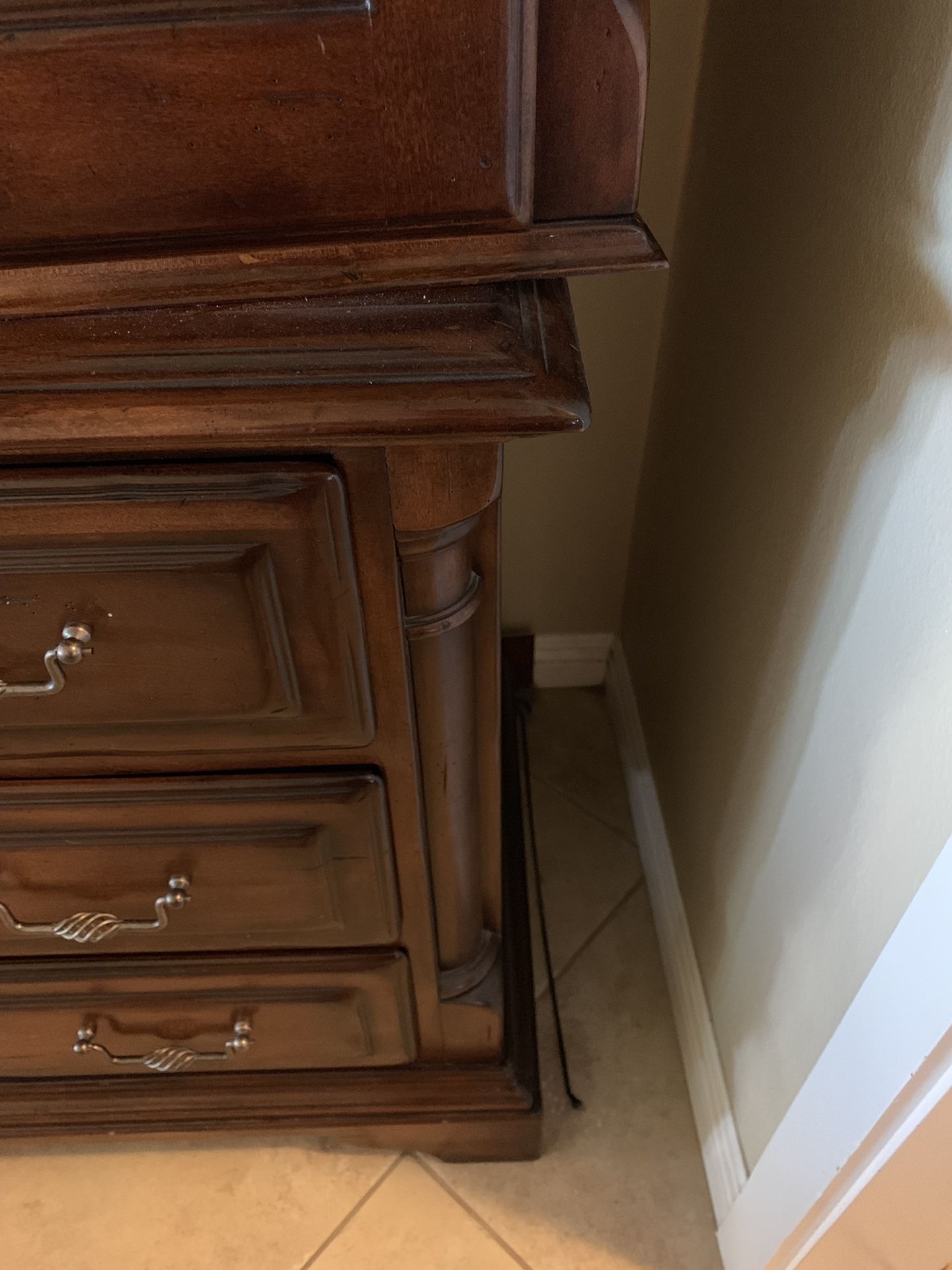 Alexander Julian bedroom set for sale! for Sale in Yorba Linda, CA