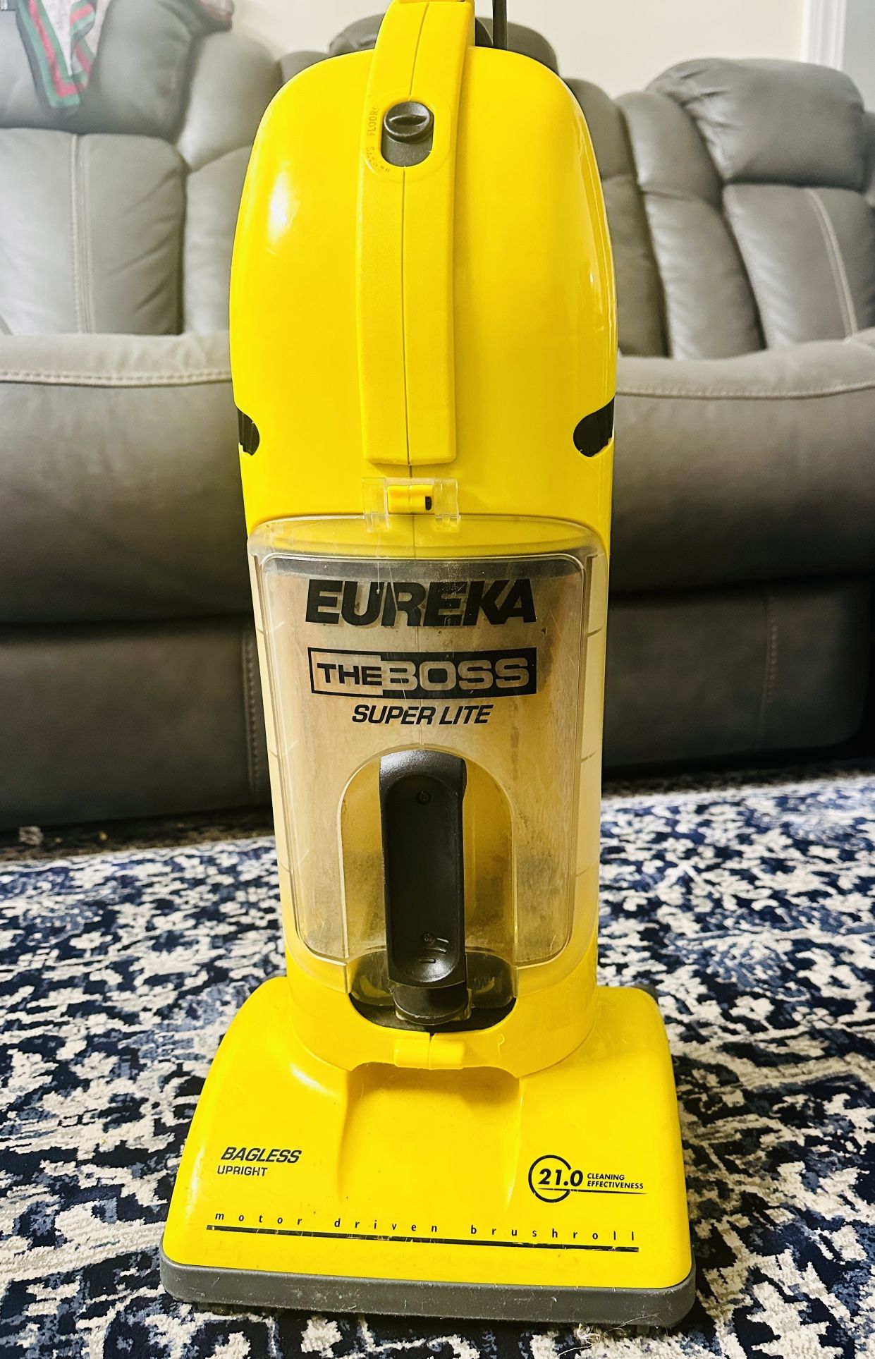 EUREKA THEBOSS SUPER LITE Vacuum Cleaner