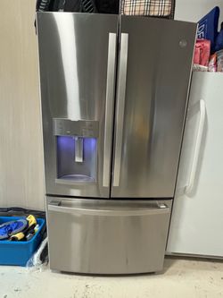 GE Fingerprint  Resistant  Stainless  Steel. Like New