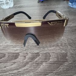 Pit vipers gold and black 