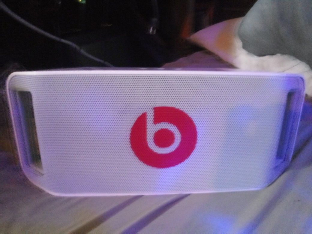 Gently used beats by dre beat box ill trade for a flat screen tv and 50 bucks