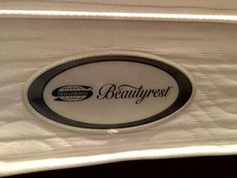 kingsize beautyrest mattress and boxspring, pillow