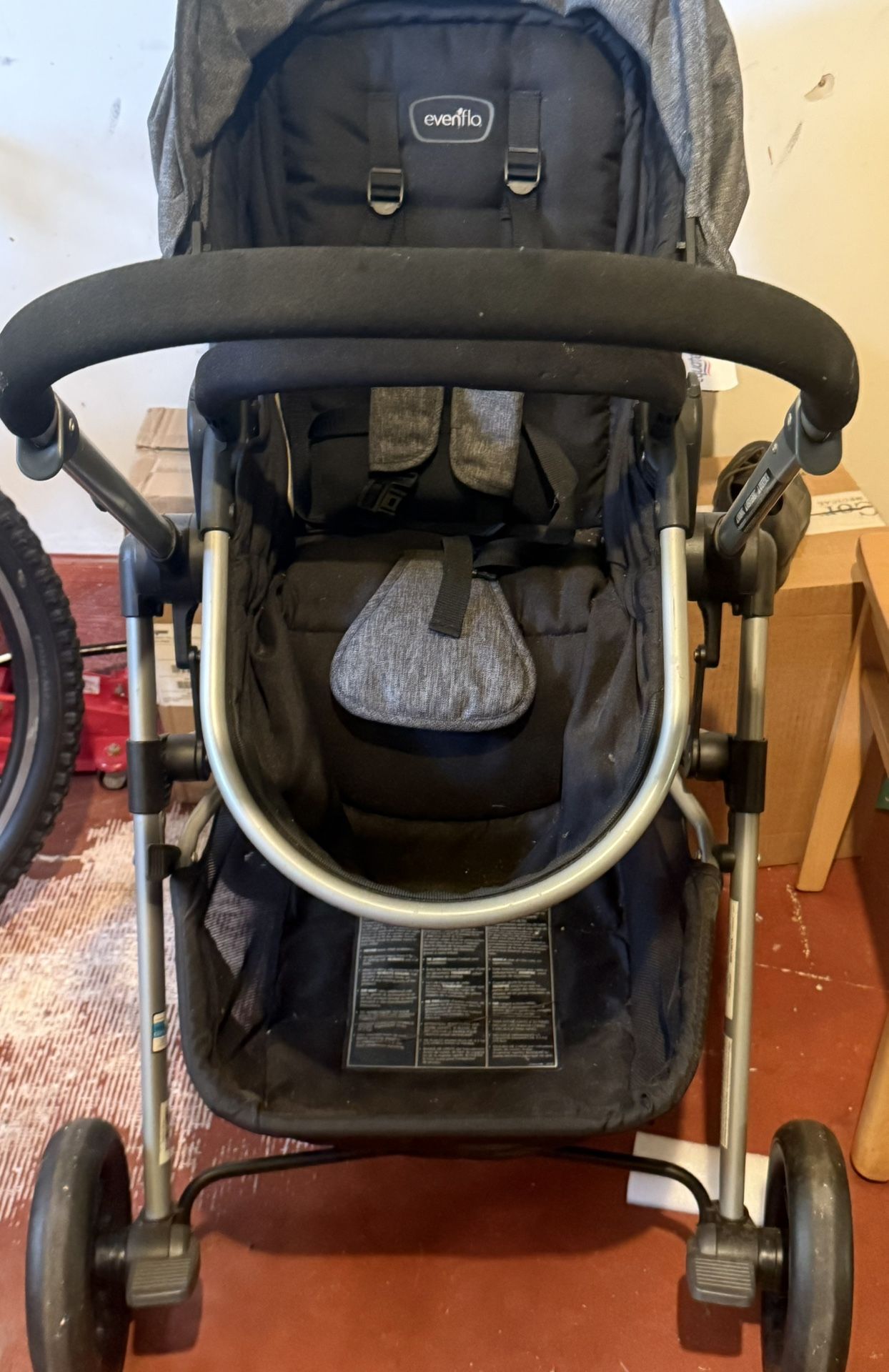 Evenflo Pivot Xpand Modular Stroller