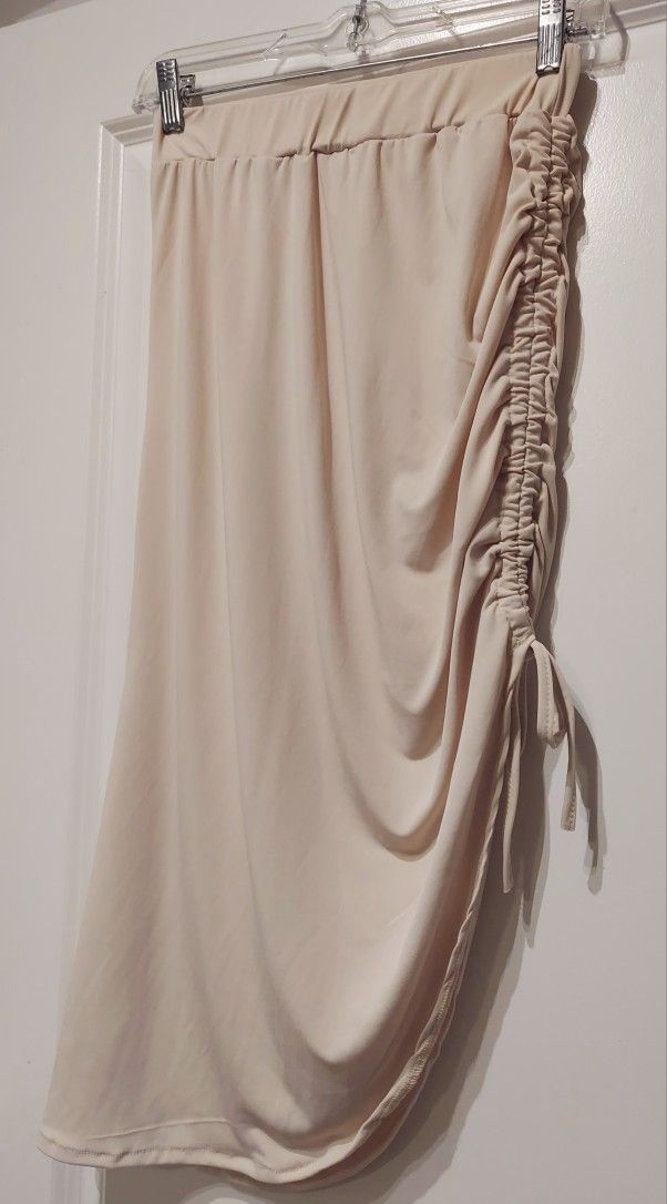 BEIGE SKIRT FROM TURKEY ( SIZE SMALL )