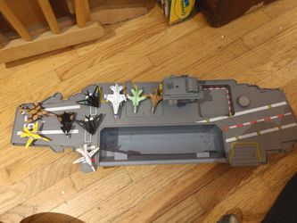Aircraft Carrier With Metal Die Cast Planes
