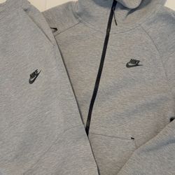 Nike Tech Tracksuit Set
