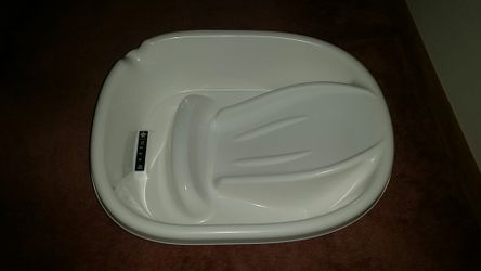 Baby bath tub